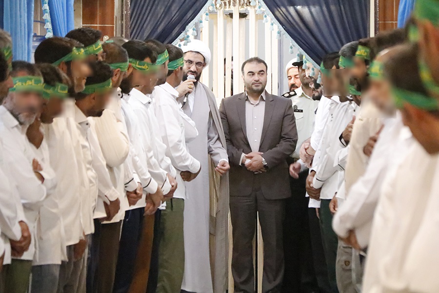 حضور خدام و پرچم متبرک  رضوی در زندان همدان