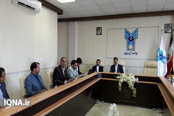 خداوند یک دین را نازل کرده است