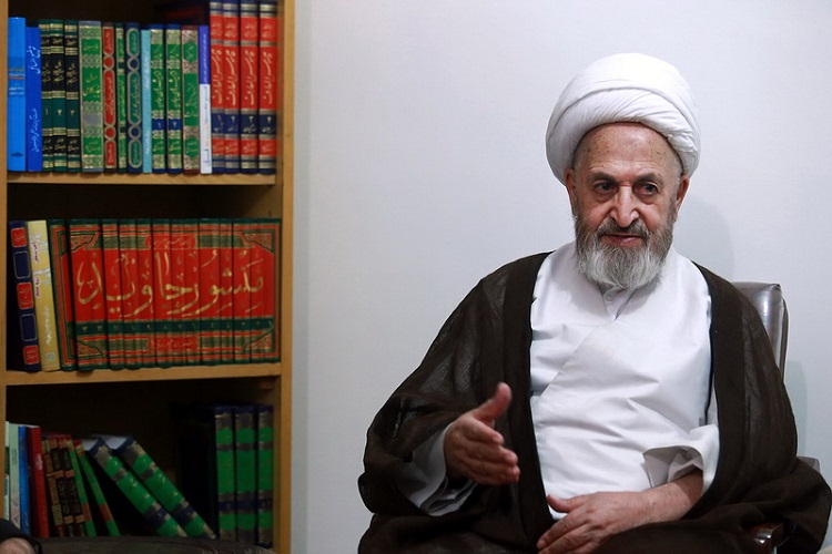 رقابت بر سر القاب حوزوی/ آفتی که اخلاق را از ساحت علم می‌زداید