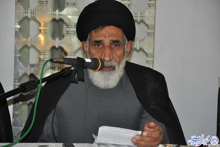 نماز جمعه در پیشبرد اهداف انقلاب اسلامی نقش بسزایی دارد