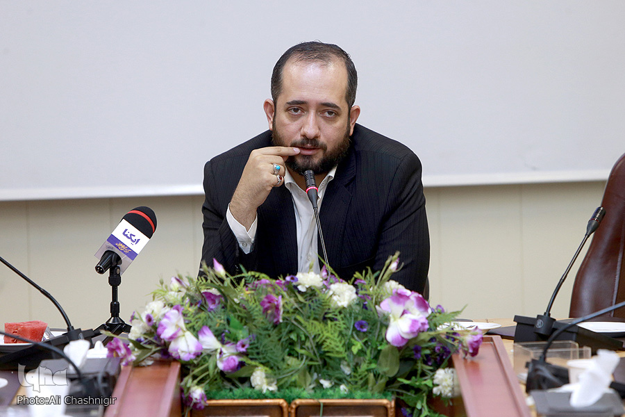 نقش شبکه‌های اجتماعی در مسلمان شدن دختر ایتالیایی/ فقدان حمایت مسئولان از فعالان عفاف و حجاب در فضای مجازی/ کار تیمی آغاز می‌شود