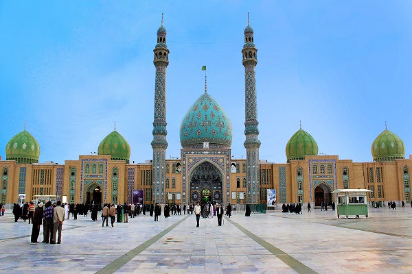 محور برنامه&zwnj;های دهه کرامت در جمکران &laquo;خانواده و ازدواج آسان&raquo; است