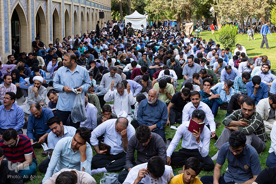 دعای عرفه در دانشگاه اصفهان