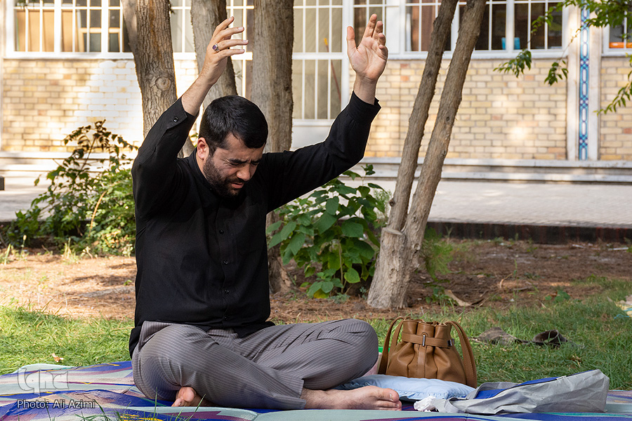 دعای عرفه در دانشگاه اصفهان