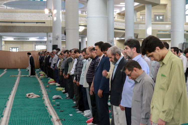 اقامه نماز عید قربان در مصلی خاتم‌الانبیاء زنجان