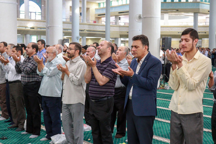 اقامه نماز عید قربان در مصلی خاتم‌الانبیاء زنجان
