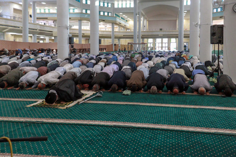 اقامه نماز عید قربان در مصلی خاتم‌الانبیاء زنجان