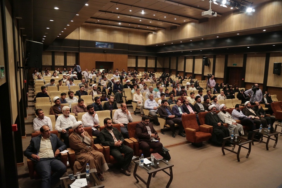 نشست «عصر میدان‌داری جوانان» در چهارمحال و بختیاری برگزار شد