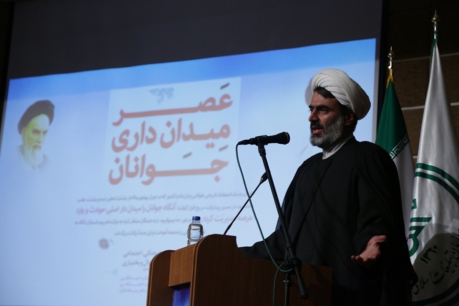 نشست «عصر میدان‌داری جوانان» در چهارمحال و بختیاری برگزار شد