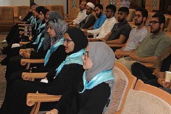 بازدید جمعی از جوانان انگلیسی از دارالقرآن علامه طباطبای(ره) در قم