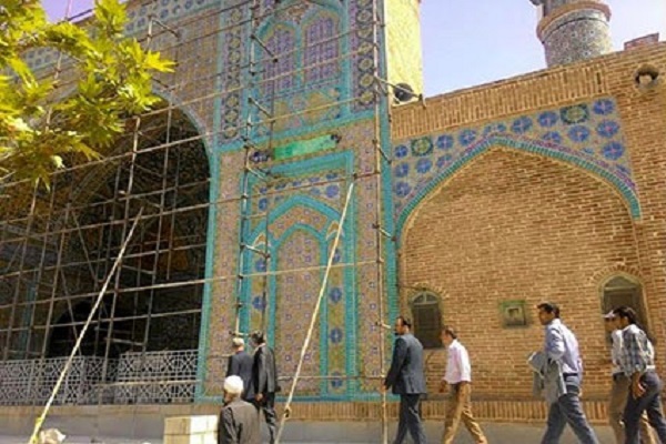 مرمت و بازسازی یک مسجد و منزل در بخش پیشخور فامنین