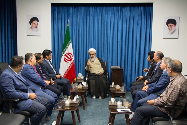 کارگزاران ضمن هماهنگی با دستورات الهی گره گشای مشکلات باشند