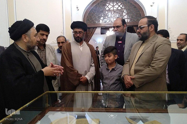 نسخ خطی موجود در کتابخانه آستان قدس رضوی، بیانگر ارادت مردم است