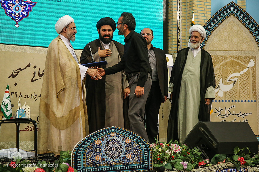 ائمه جماعت استان تهران در روز جهانی مسجد گرد هم آمدند/ طنین دعای وحدت؛ میثاق حفظ حریم مسجد