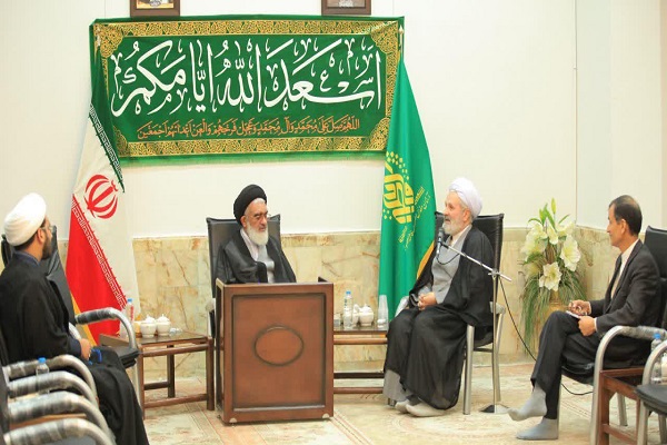 آستان کریمه اهل&zwnj;بیت(س) برای همکاری با وزارت خارجه اعلام آمادگی کرد