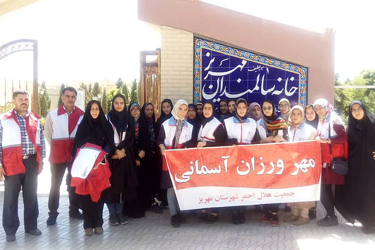 طرح &laquo;مهرورزان آسمانی&raquo; در خانه سالمندان مهریز اجرا شد