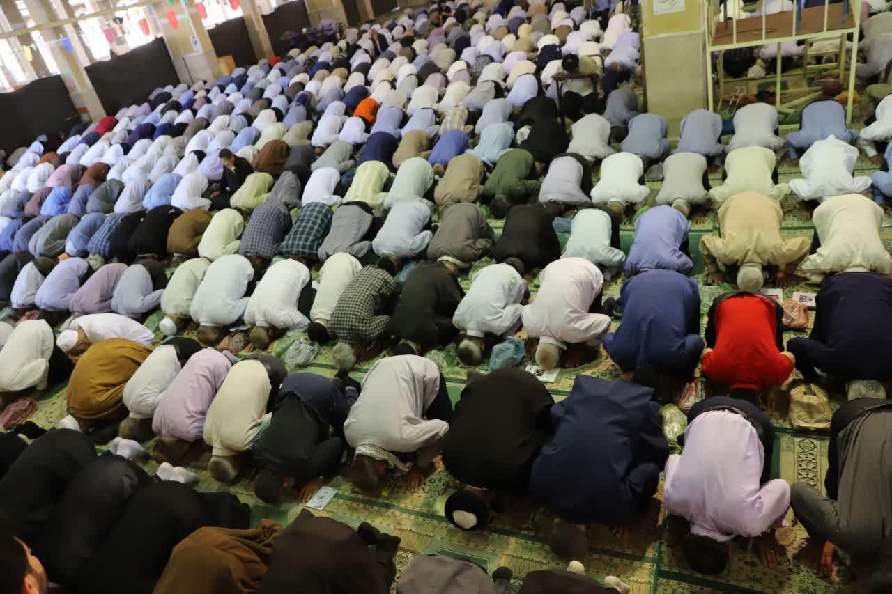 دشمن از شکوه نماز جمعه در هراس است