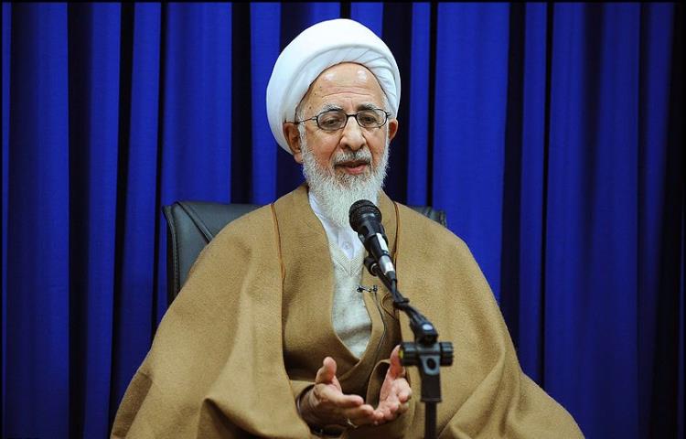 تا دانشگاه اسلامی نشود همچنان اختلاس و نزول خواهیم داشت