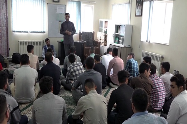 اعزام دانشجویان اردبیلی به دوره تربیتی تشکیلاتی خط امام در مشهد