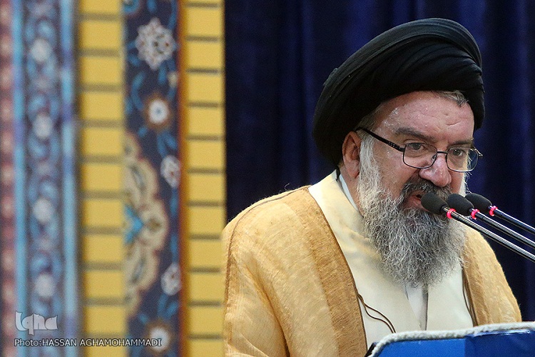حوزه و دانشگاه دو بازوی مدیریتی کشور/جریان&zwnj;هایی برای انقلابی نبودن حوزه تلاش می&zwnj;کنند