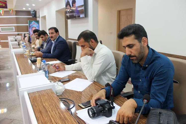 نهادهای اداری در ترویج فرهنگ ازدواج آسان تلاش کنند