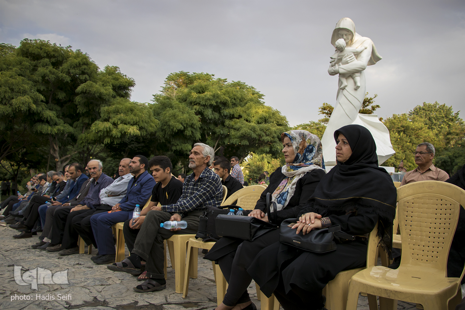 اهتزاز بزرگ‎ترین پرچم یا حسین در اصفهان