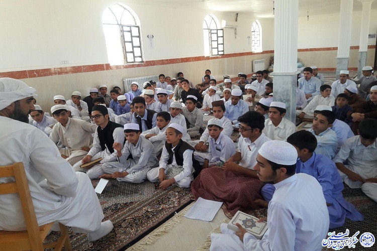دکتر و مهندس جامعه باید متعهد به قرآن باشد