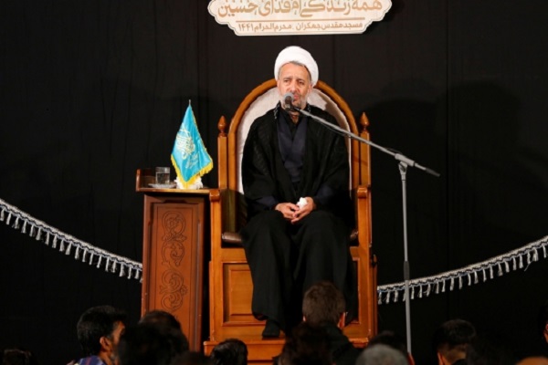 همه علم انبیاء در وجود امام حسین(ع) تجلی یافته است