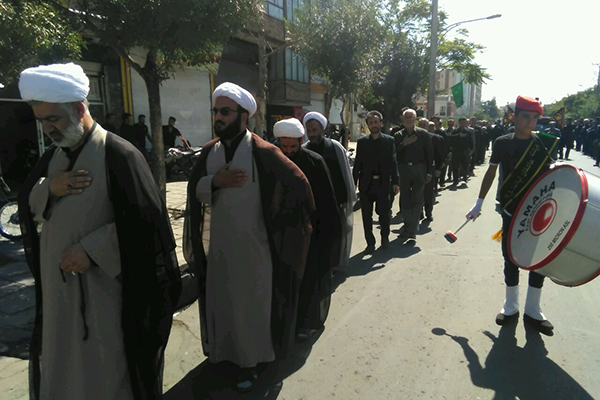 عزاداری دانشگاهیان ملایر در سوگ شهادت امام حسین(ع) به روایت تصویر