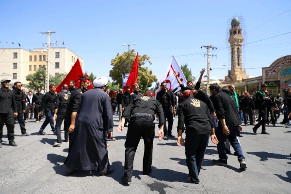 نماز ظهر عاشورا در چهارمحال و بختیاری اقامه شد