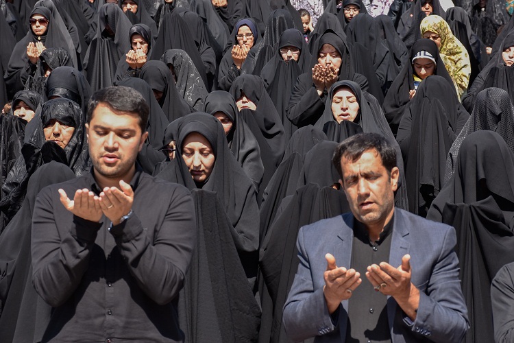 نماز ظهر عاشورا در چهارمحال و بختیاری اقامه شد