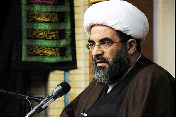 مسلمانان در مقابل شبهات عاشورایی سکوت نکنند