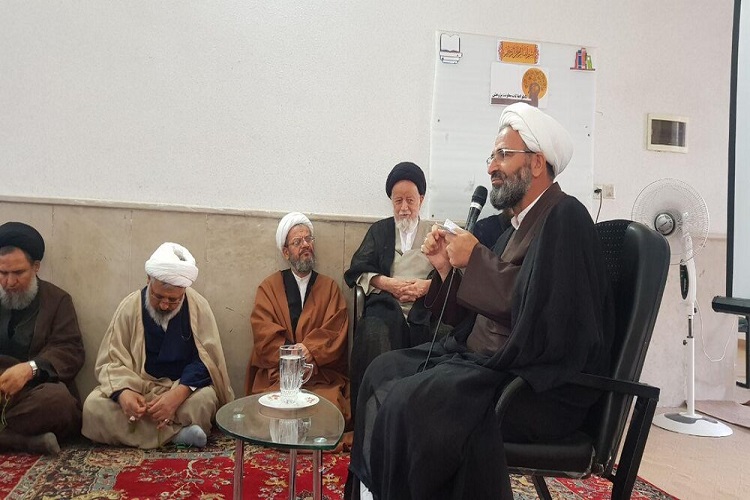 معنویت و اخلاق؛ مهمترین عنصر در بیانیه گام دوم انقلاب اسلامی معنویت و اخلاق؛ مهمترین عنصر در بیانیه گام دوم انقلاب اسلامی