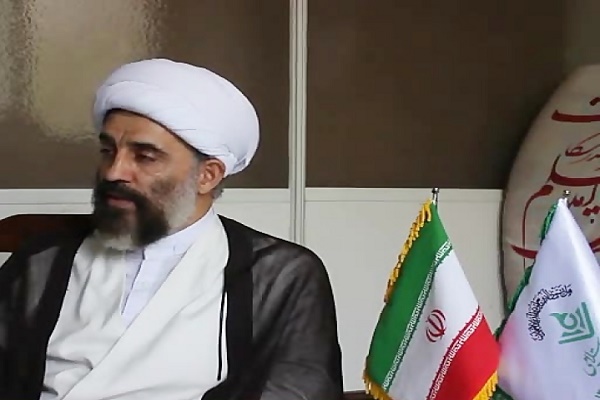 دوری از انحراف و ترک خرافات از مصادیق ظلم‌ستیزی است