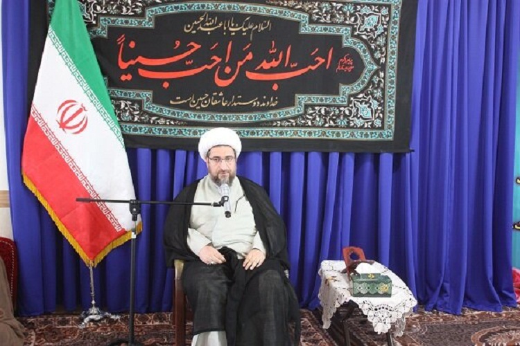 فاصله گرفتن روحانیت از انقلاب اسلامی جبران ناپذیر است فاصله گرفتن روحانیت از انقلاب اسلامی جبران ناپذیر است