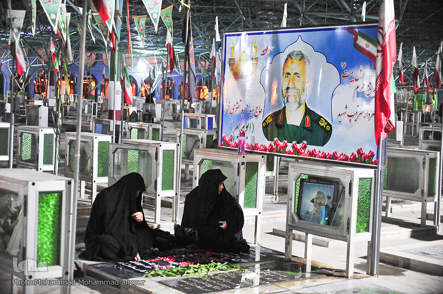انگار همین دیروز شهیدشان را آورده‌اند
