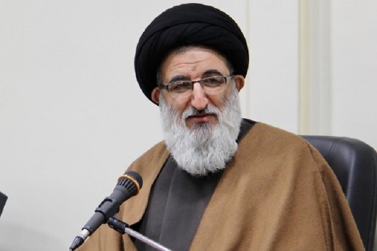 القای شبهه و انحراف افکار از اهداف جنگ نرم دشمنان است
