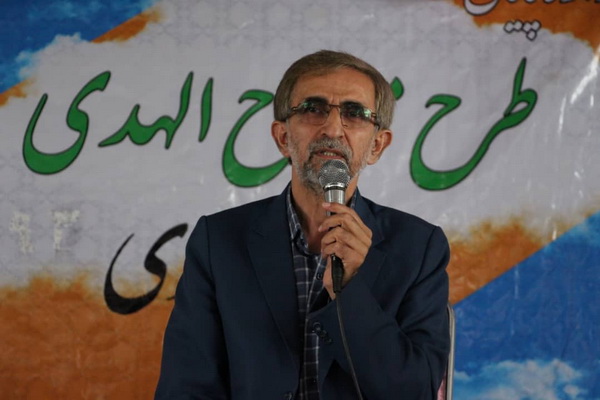فعالان قرآنی در اجرای رفتار دینی پیشگام باشند
