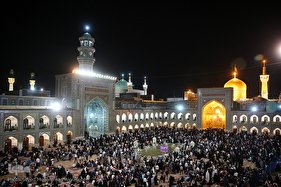 تعویض پرچم گنبد حرم رضوی در آغاز ماه محرم