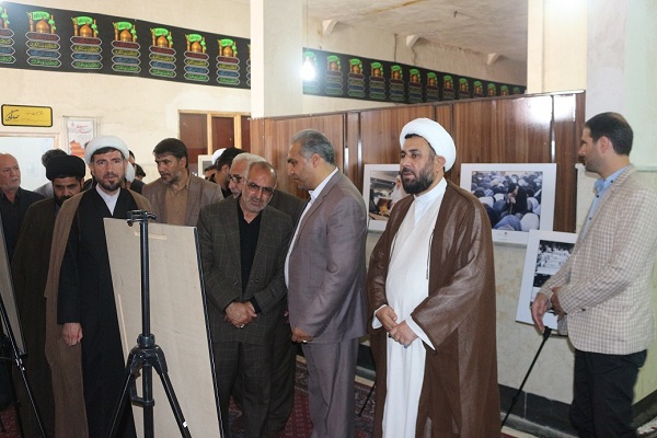افتتاح نمایشگاه عکس و پوستر اربعین در امامزاده سید صدرالدین اردبیل