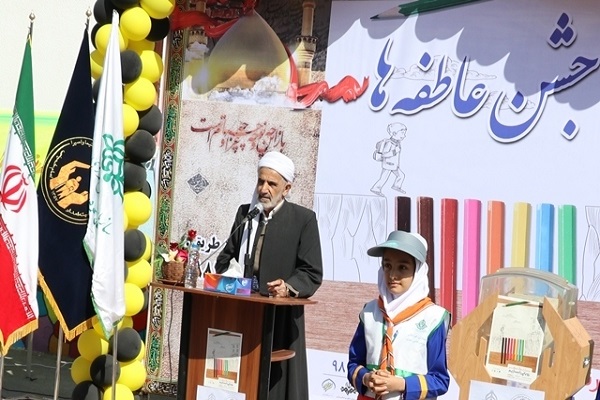 دانش&zwnj;آموزان 1000 مدرسه کردستان عاطفه و مهرورزی خود را جشن گرفتند