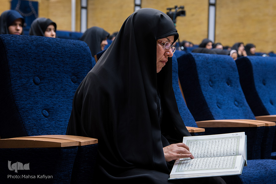 اولین روز مسابقات سراسری قرآن کریم در بخش بانوان