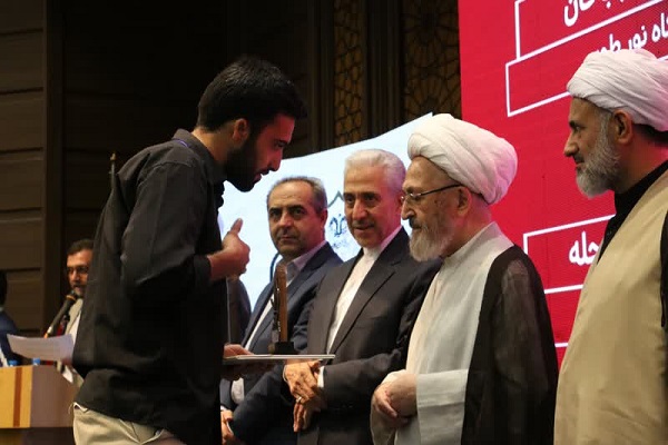 مسئولین از اعتبارات قرآنی کم و به اختلاس خود اضافه می&zwnj;کنند