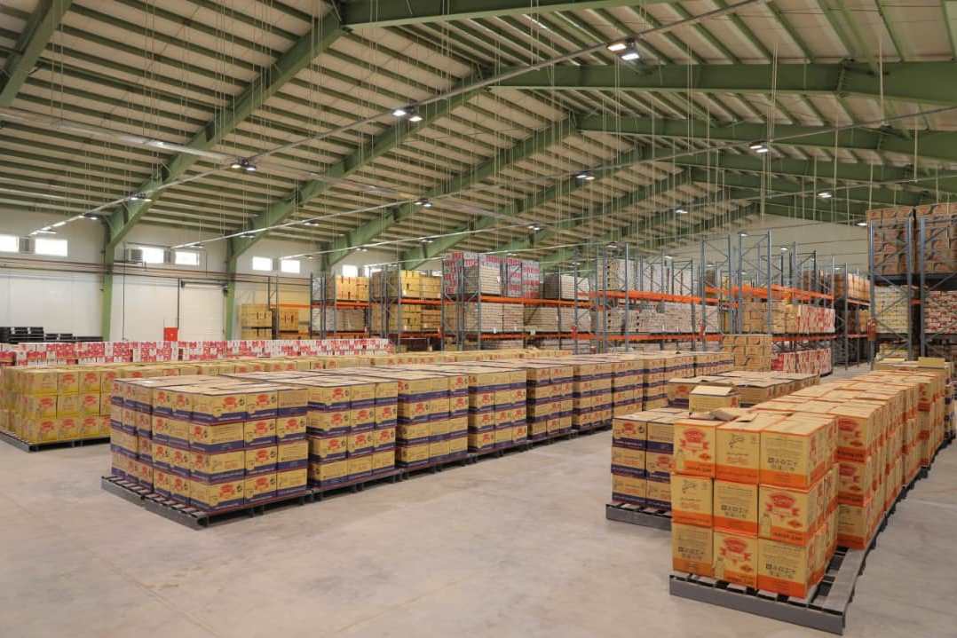 ارائه خدمات بزرگ‌ترین مرکز توزیع دارو و مواد غذایی غرب کشور به زائران اربعین