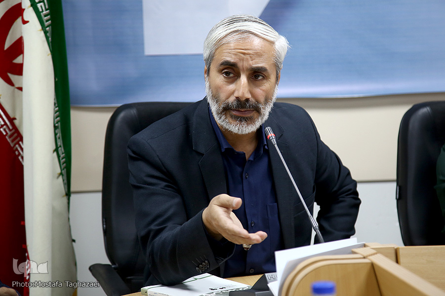 شاهنامه قدیمی‌ترین اثر ادبیات پایداری/ اندیشه پایداری بسترساز ادبیات دفاع مقدس است