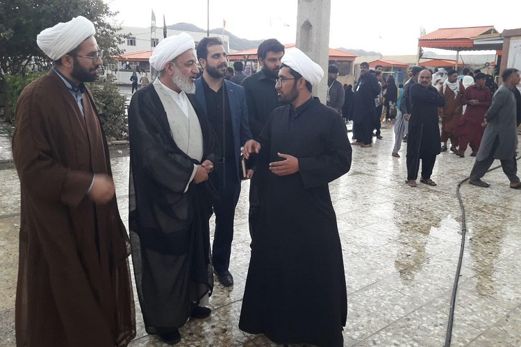 بازدید مسئولین از روند خدمت&zwnj;رسانی به زوار پاکستانی در زاهدان
