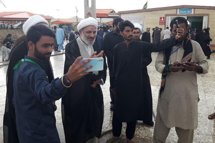 بازدید مسئولین از روند خدمت&zwnj;رسانی به زوار پاکستانی در زاهدان
