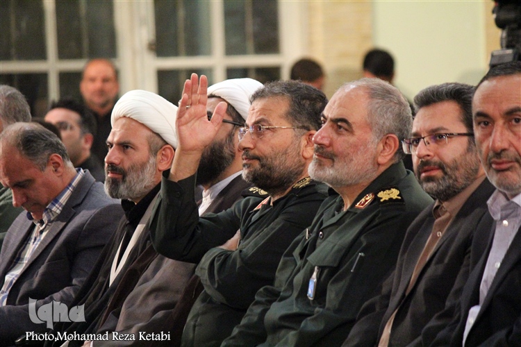 چهارمین مراسم سالگرد شهید حاج حسین همدانی چهارمین مراسم سالگرد شهید حاج حسین همدانی