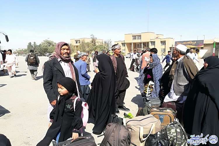 روزانه بیش از 2 هزار زائر افغانستانی از مرز دوغارون برای زیارت کربلا عبور می&zwnj;کنند