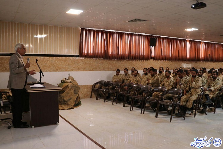 کلاس&zwnj; معارف جنگ در بیرجند برگزار شد